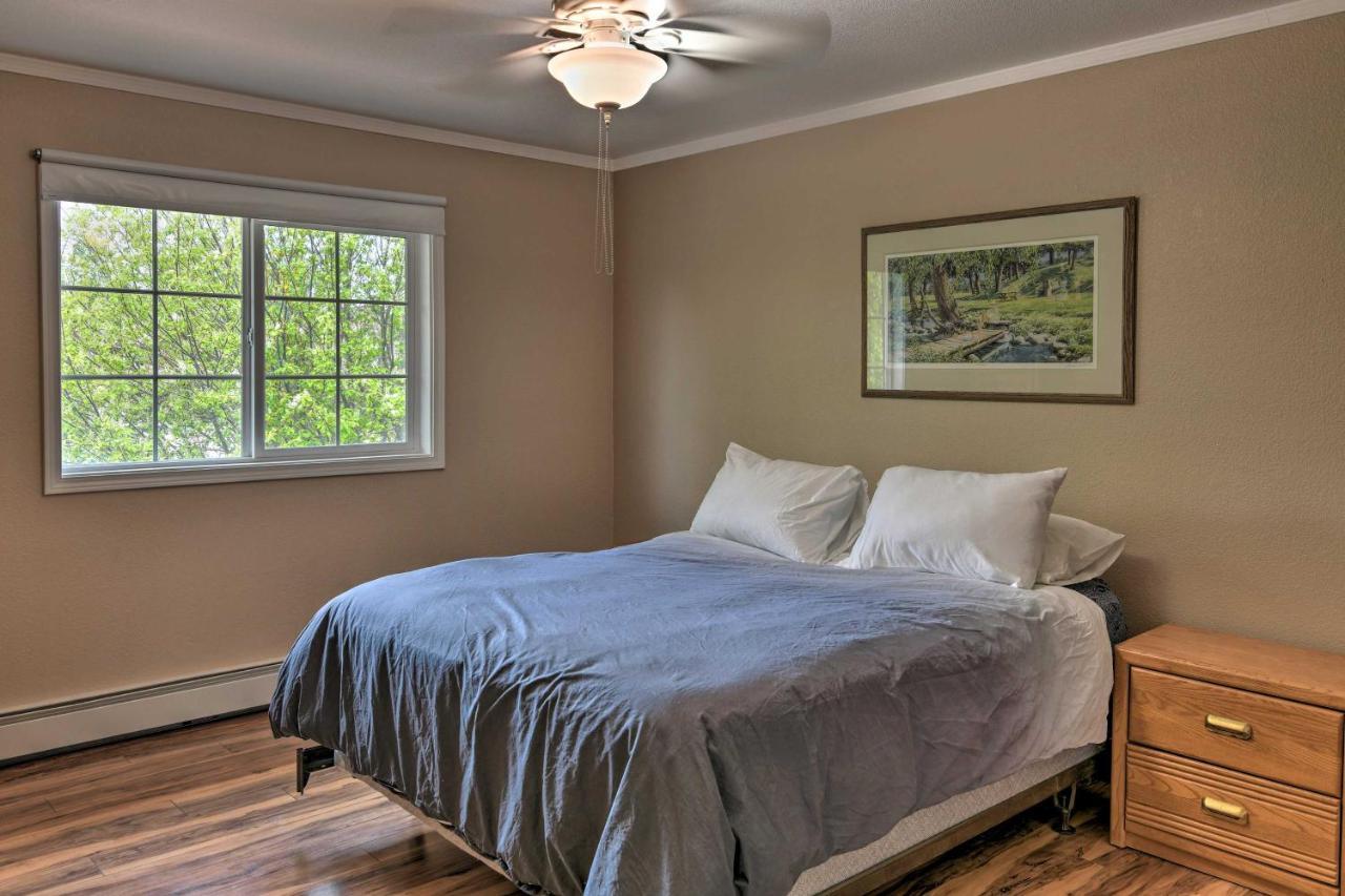Вилла Pet Friendly Anchorage Retreat With Deck And Yard Экстерьер фото